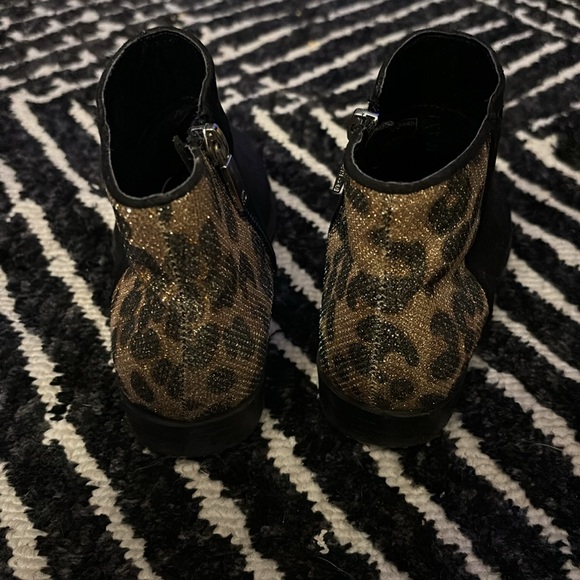 Girls Leopard Booties - Picture 6 of 9